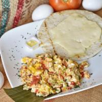 Desayuno Campesino · Huevos Con cebolla, tomate y arepa con queso. Scrambled eggs with onions and tomatoes, corn ...