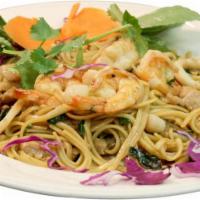 62b. Deluxe Garlic Noodle · Garlic Noodle with Shrimp, Scallop, Calamari, & Chicken with a touch of basil fusion.