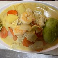 Avocado Curry · Yellow curry sauce, potatoes, carrots, onions, broccoli and coconut milk come with chicken a...