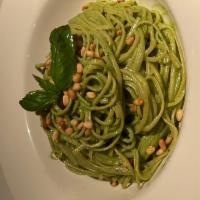 Linguini al Pesto · Fresh basil, pine nuts
