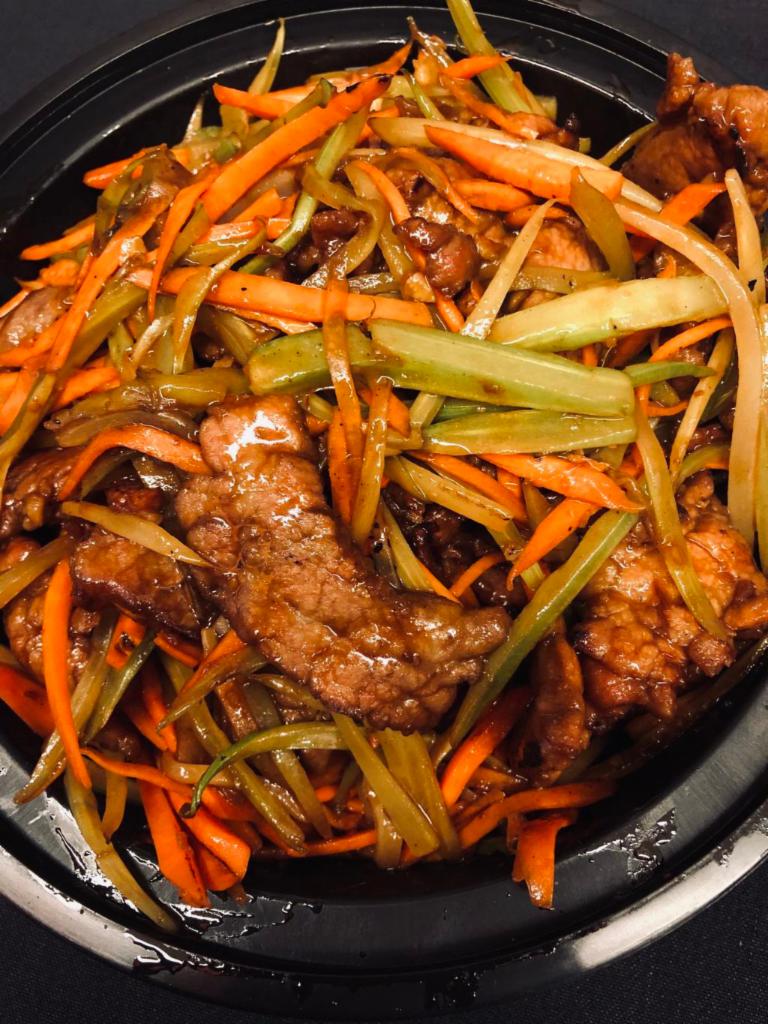 Szechuan Beef Dinner · Celery, carrot and spicy szechuan sauce. Served with choice of rice. Spicy.