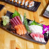 Small Sashimi Mix · 8 pieces chef choice Sashimi 