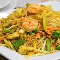 Singapore Noodle · Vermicelli noodle. Comes with chicken and shrimp or pork and shrimp. Stir-fried noodle with ...