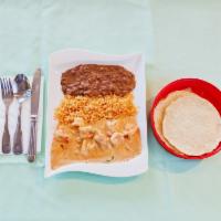 13. Camarones con Crema de Chipotle Dinner Plate · 
