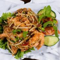 Tom Rang Muoi · Salt and pepper shrimps.