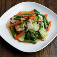 B7. Mix Vegetable · Sauteed mix vegetables with garlic in homemade sauce.