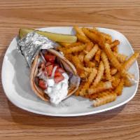  Gyro Sandwich ·  Lamb or chicken with onions and tomatoes with cucumber sauce.  