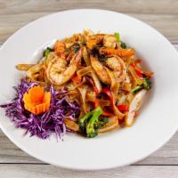 Pad Kee Mao · Drunken noodle. Rice noodles, bell peppers, onions, carrots, and fresh basil leaves.