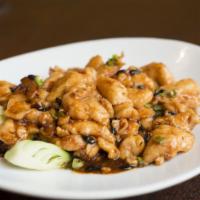 S19. Sole Fish Fillet with Black Bean Sauce 豆豉魚片 · 