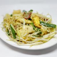 AC3. Singapore Vermicelli Combo · Special kind of rice noodle stir fried with curry, chicken, shrimp, roast pork, strip vegeta...