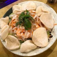 Goi Ngo Sen Tom · Lotus salad with shrimp.