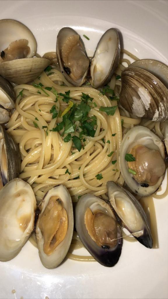 Linguini Clams · White wine sauce and extra-virgin olive oil.