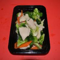 C7. Chicken with Broccoli · Broccoli, carrots, onions and white meat chicken sauteed in a light minced garlic sauce.