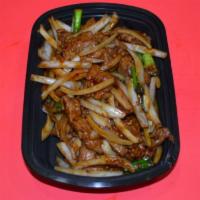 B10. Mongolian Beef · Green onion and white onion sauteed in a brown spicy sauce. Hot and spicy.