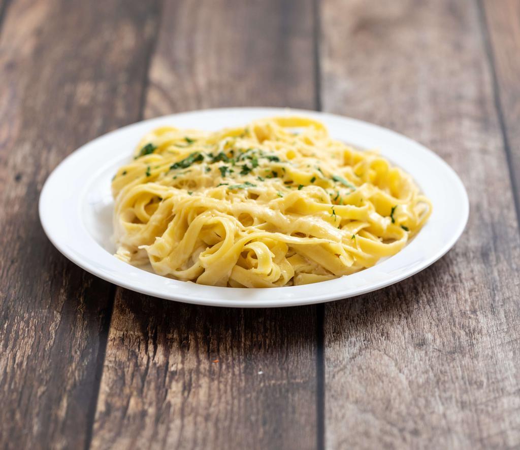 Palermo Pasta · Fettuccine with Alfredo sauce, roasted garlic and Parmesan cheese.