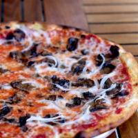 Mushroom Pizza · Vidalia onion, mozzarella, tomato sauce.