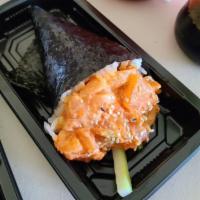 Spicy Salmon Hand Roll · 