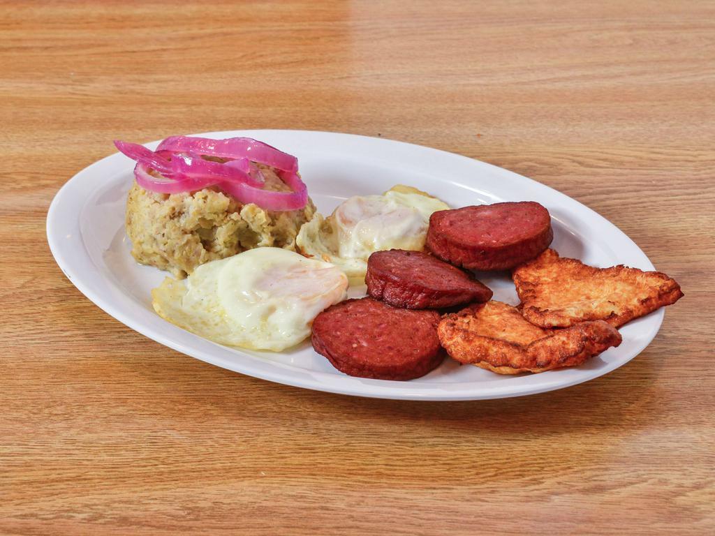 Mangu con Los 3 Golpes Lunch · 2 fried eggs, 3 slice of salami, and 2 slice of cheese. 1 choice of meat and the next 3 sides: white rice, red beans, and salad.