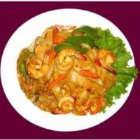 47. Spicy Noodles · Stir-fried flat rice noodles with egg, garlic, bell peppers, carrots, chili and basil. Spicy.