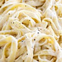 Alfredo · Heavy cream, parmesan cheese and garlic. 
640 cal