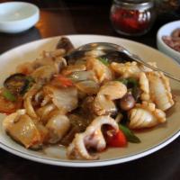 Palbo-Chae · Stir fried shrimp, seafood, cucumber, mussel and vegetables in special sauce. Large plate.