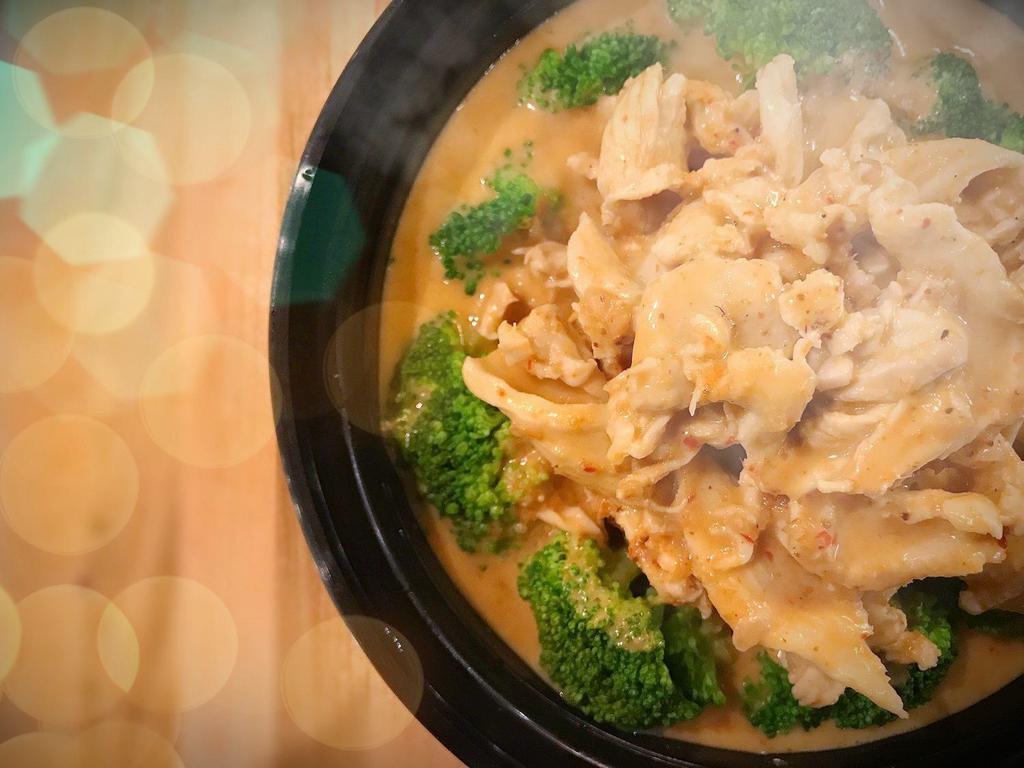Rama · Your choice of meat cooked with curry sauce and special house peanut sauce. Served with steamed broccoli.