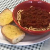 Kids Spaghetti · Kids spaghetti with garlic bread.