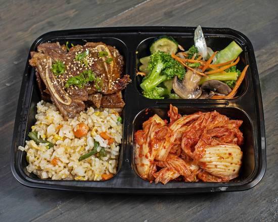 1 Meat Dinner · Meal includes 1 choice of meat, 2 choices of sides, & a choice of rice or noodle.