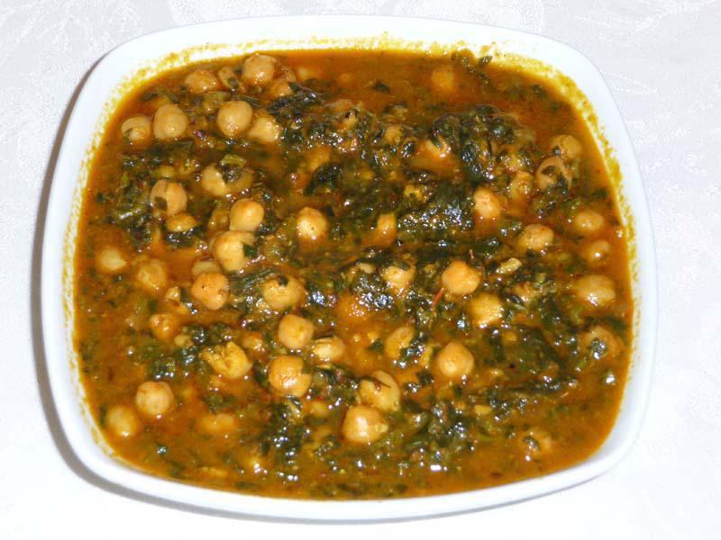 2. Chana Saag · Chickpeas and spinach cooked with spiced flavored sauce.