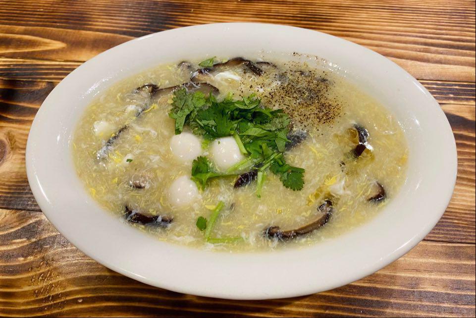 B1. Crab & Asparagus Soup · Crab and asparagus soup (Vietnamese style).