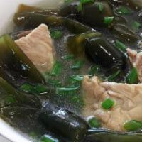 33. Seaweed with Pork Rib Soup海带排骨汤 · 