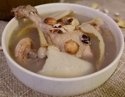 36. Chicken with Ginseng Soup沙参土鸡汤 · 