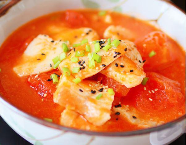 123. Braised Fish Fillets with Tomato in Sour Soup 番茄酸汤鱼片 · Spicy.