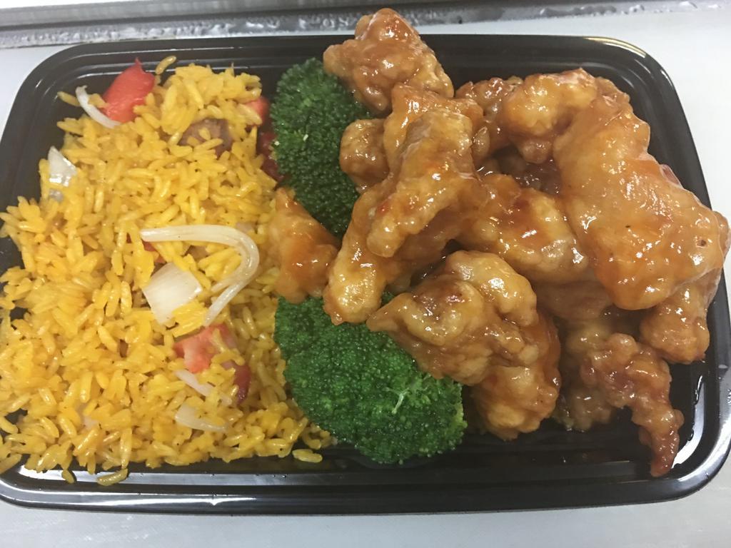 LD28. General Tso's Chicken Dinner · Hot and spicy. Served with your choice of rice and a soup or soda.