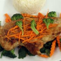 Pa Ram Chicken · Grilled chicken over broccoli and carrots. Topped with peanut sauce. Served with jasmine or ...