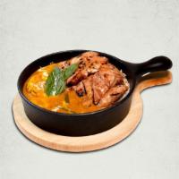 Chicken Red Curry 그릴 치킨 레드커리 | 烧鸡咖喱 · Grill chicken with red curry. Bell pepper, mushroom, bamboo shoot, corn, string bean.