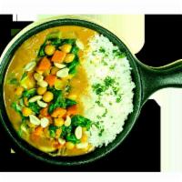 Vegetable Green Curry 야채 그린커리 | 蔬菜绿咖喱 · Green curry. Bell pepper, mushroom, bamboo shoot, corn, string bean.