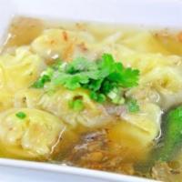 Wonton soup · stream mixed chicken and shrimp dumpling,mashroom,blackpaper,onion,carrot,cerary in clear bl...