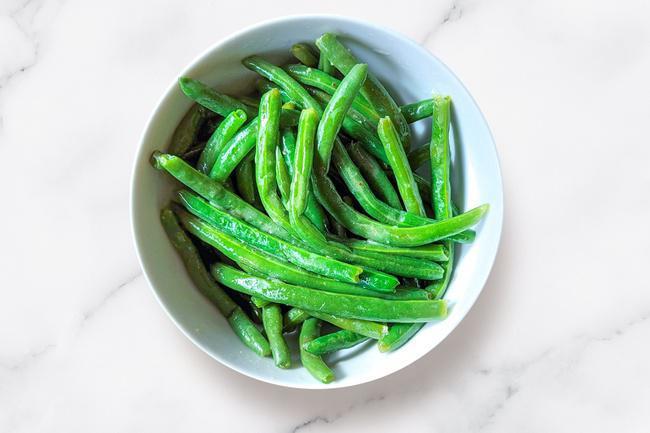 Single Side Green Beans · Steamed green beans tossed in house made lemon vinaigrette dressing  (Gluten Sensitive, Vegetarian)