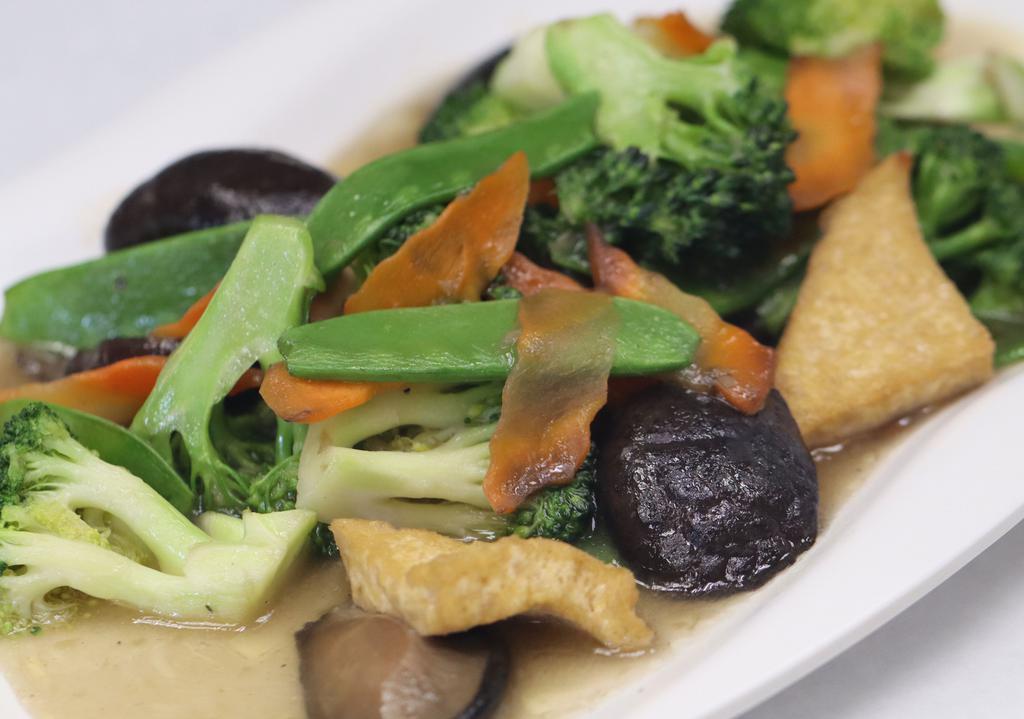 Veggie Delight · Broccoli, carrots, fried tofu, mushrooms, and snow peas. Vegetarian. Vegan. Gluten-free.