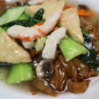Stir Fried Flat Noodle with Sauce · Rice noodle, soy-shrimp, tofu, mushroom, bok choy, carrot pad Thai tofu, bell pepper, soy-sh...