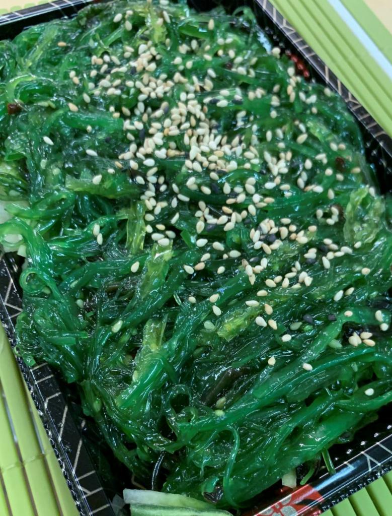 Seaweed salad  · Japanese thin sliced seaweed mixed , sesame seeds in ponzu sauce