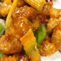General Tso's Chicken Lunch · Served with egg roll, soup of the day and your choice of rice. Hot and spicy.
