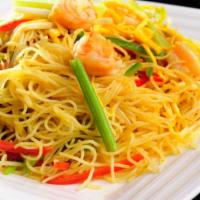 Singapore Rice Noodle · Stir fried with shrimp, pork and curry flavor.