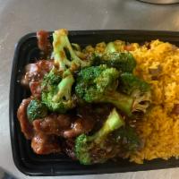 16. Beef with Broccoli Dinner Combo · Served with pork fried rice and egg roll.