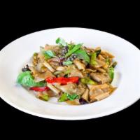 Drunken Noodle · Flat noodles, basil leafs, onion, bell peppers and chili. Spicy.