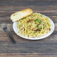 Chicken Broccoli Alfredo · Spaghetti or penne pasta served with homemade marinara sauce, bread and butter.