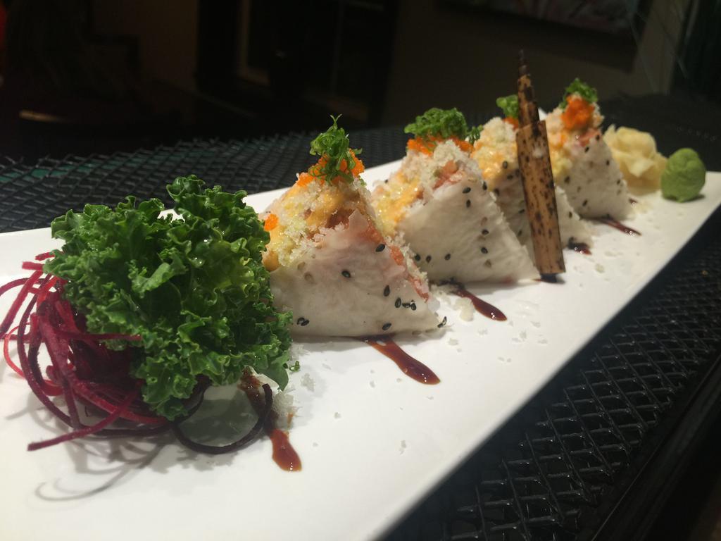Honey Sandwich · Spicy tuna, spicy salmon, avocado, crabmeat, crunchy and fish roe with house special sauce.
