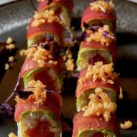 Spicy Tuna and Avocado Roll · Tempura flakes