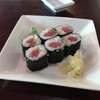 Tuna Maki-Roll · Rolled sushi.